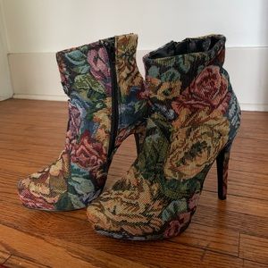 FLORAL HEELED BOOTIES